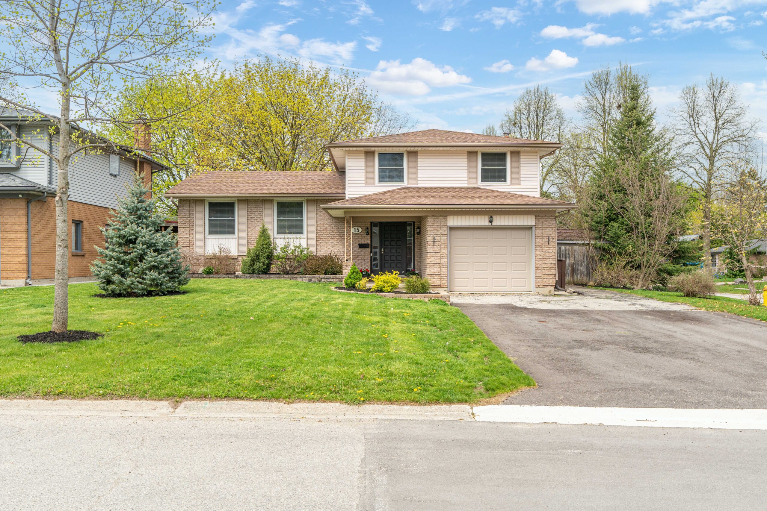 SOLD!! – 15 Chateau Court, London Ontario N6K 2C1
